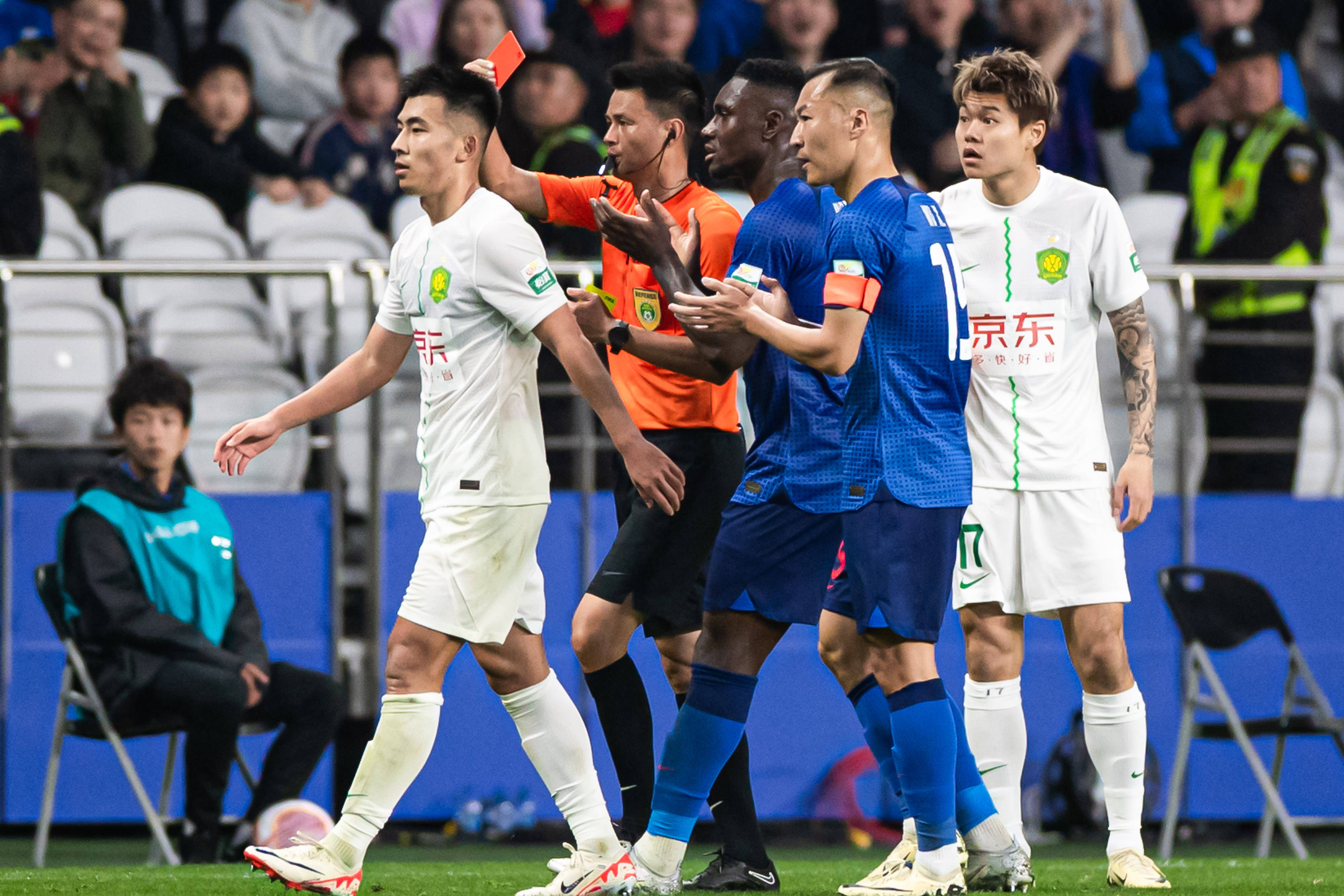 u88娱乐电竞官网-包含刚刚！库里连续三场比赛得分超过败北罗马围绕法国杯战术微调，赛后北京国安止住颓势——欧联节点到来的词条